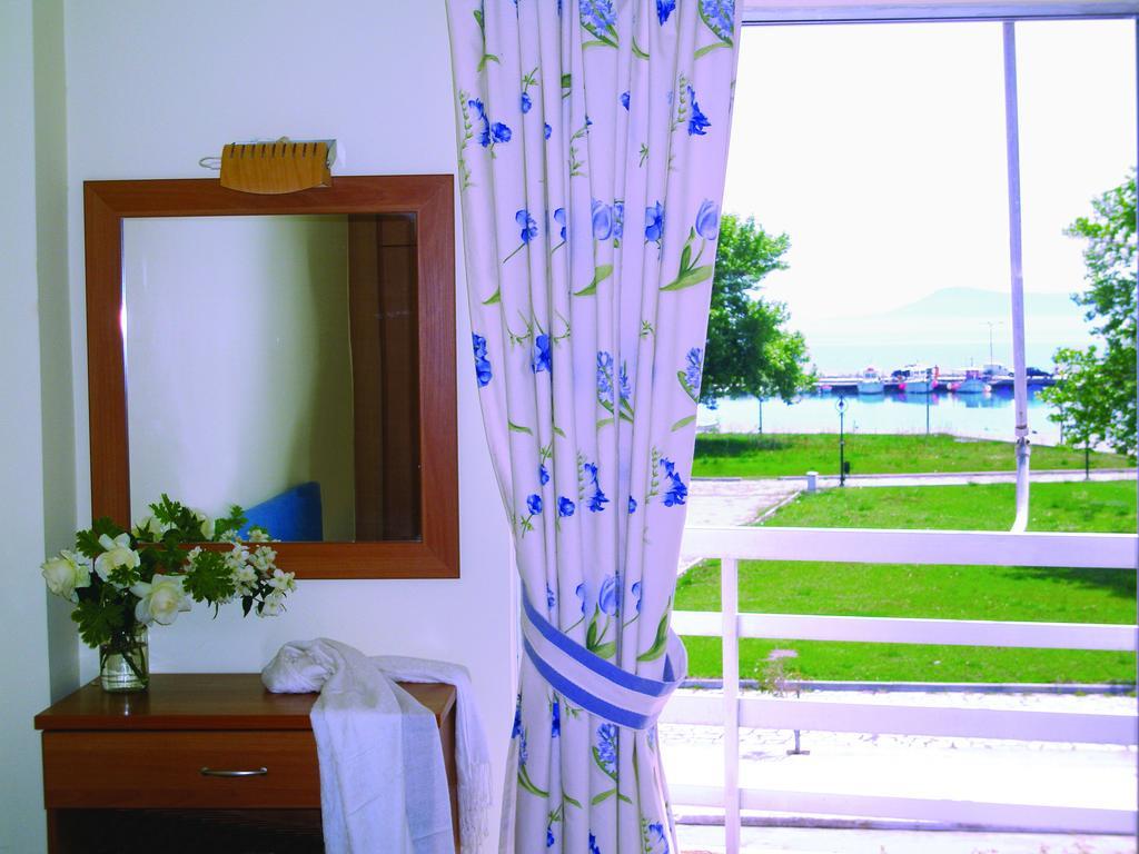 Hotel Florakis Livanátai Quarto foto