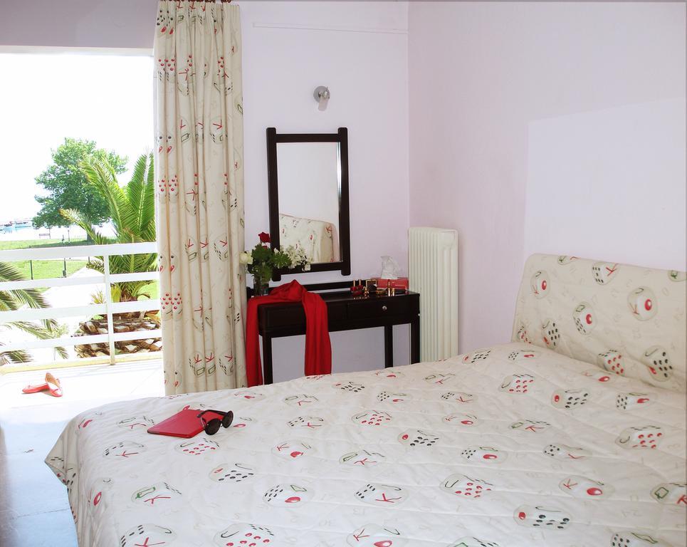 Hotel Florakis Livanátai Quarto foto