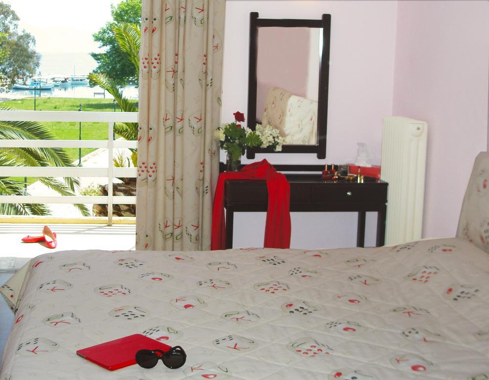 Hotel Florakis Livanátai Quarto foto